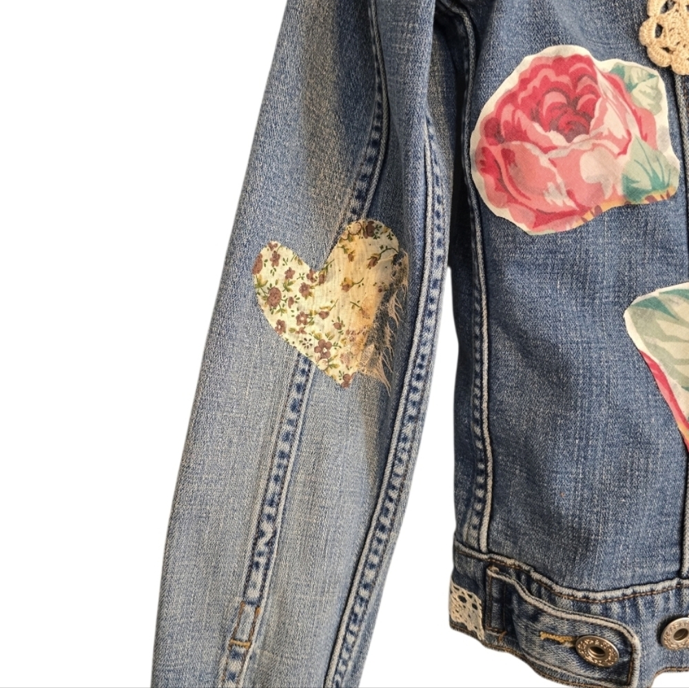 Upcycled Hand Crafted Boho Cottage On Levi's Trucker Denim Jacket Size Sm In EUC - Picture 5 of 11